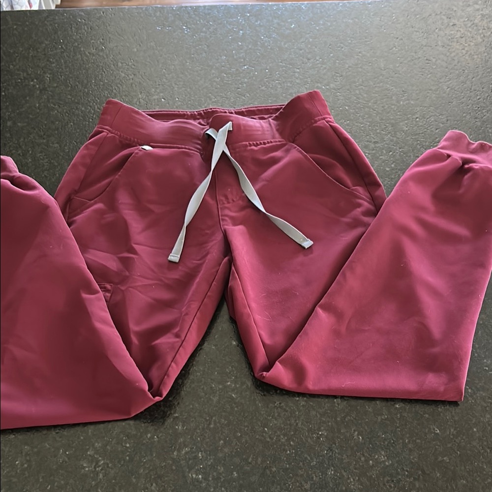 5 pocket FIGS technical collection burgundy XS euc medical scrubs pull ons